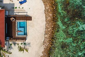 Ray Caye Private Island Resort