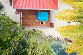 Ray Caye Private Island Resort