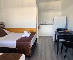 Baths Motel