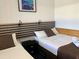 Baths Motel