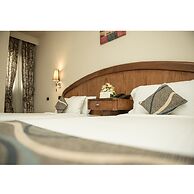 Cherry Maryski Hotel