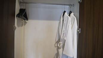 MJ Hotel & Suites