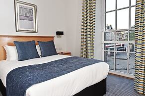 Royal Athenaeum Suites