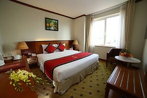 Sunny Hotel 1