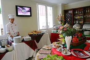 Sunny Hotel 1