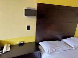 Motel R-100
