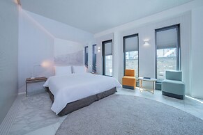 Snow hotel