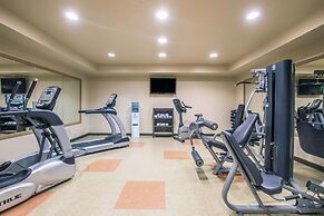 Clarion Hotel & Suites Williston