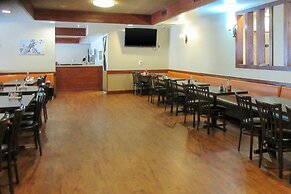Clarion Hotel & Suites Williston