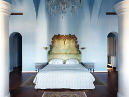 La Maison Bleue