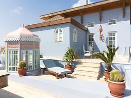 La Maison Bleue