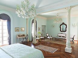 La Maison Bleue