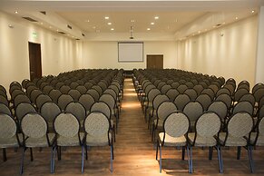 Regency Way Montevideo Hotel