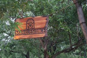 Machele' s Place Beachside Hotel & Pool
