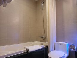 Luxeden Signature Hotel