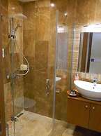 Liona Hotel
