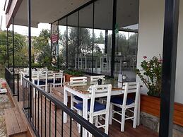 Liona Hotel