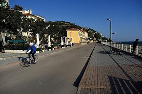 Hotel Petit Royal
