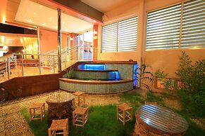 Rosy Hotel
