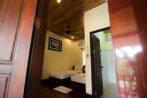 Villa Somphong
