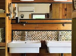 Jan Kok Lodges