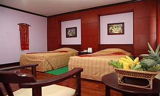 Vansana Riverside Hotel