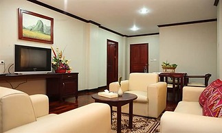 Vansana Riverside Hotel