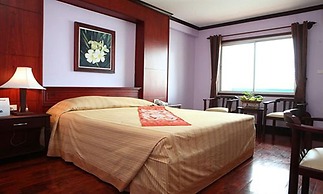 Vansana Riverside Hotel