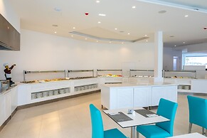 Limanaki Beach Hotel