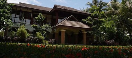 Vansana NamNgum Hotel