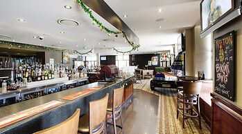 Melton Hotel