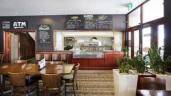 Melton Hotel