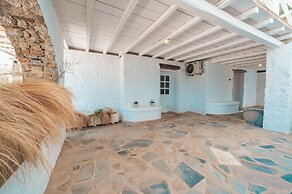 Mr and Mrs White Mykonos
