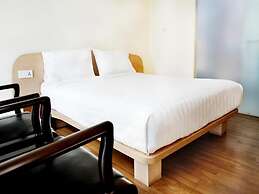 Business Hotel Tomang