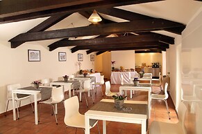 Hearth Hotel