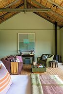 Tamodi Lodge and Stables