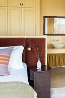 Tamodi Lodge and Stables