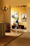 Tamodi Lodge and Stables