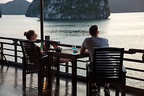 Pelican Halong Cruise