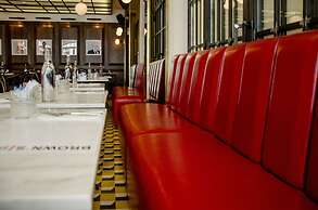 Browns Central Hotel