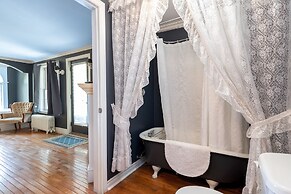 Chestnut Inn Bed and Breakfast