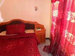 Wane Guest Lodge
