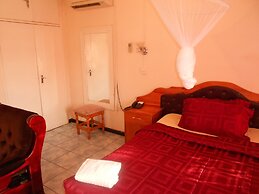 Wane Guest Lodge