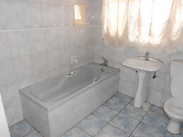 Wane Guest Lodge