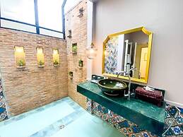 Tharaburi Resort Sukhothai