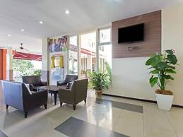 World Youth Hotel