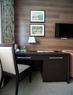 Diplomat Hotel