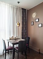 Diplomat Hotel