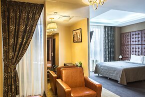 Diplomat Hotel