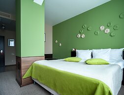 Diplomat Hotel